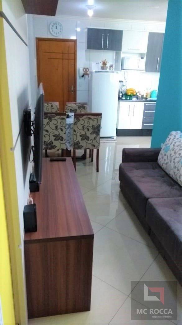 Apartamento sem condomínio, 2 dormitórios - Jd. Sto. André - Santo André