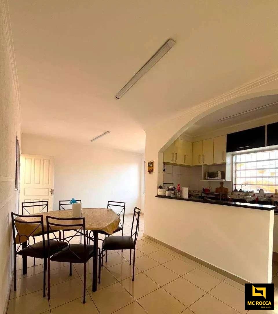 Casa térrea 4 dormitórios - Bairro Osvaldo Cruz - São Caetano do Sul - MC ROCCA Negócios Imobiliários
