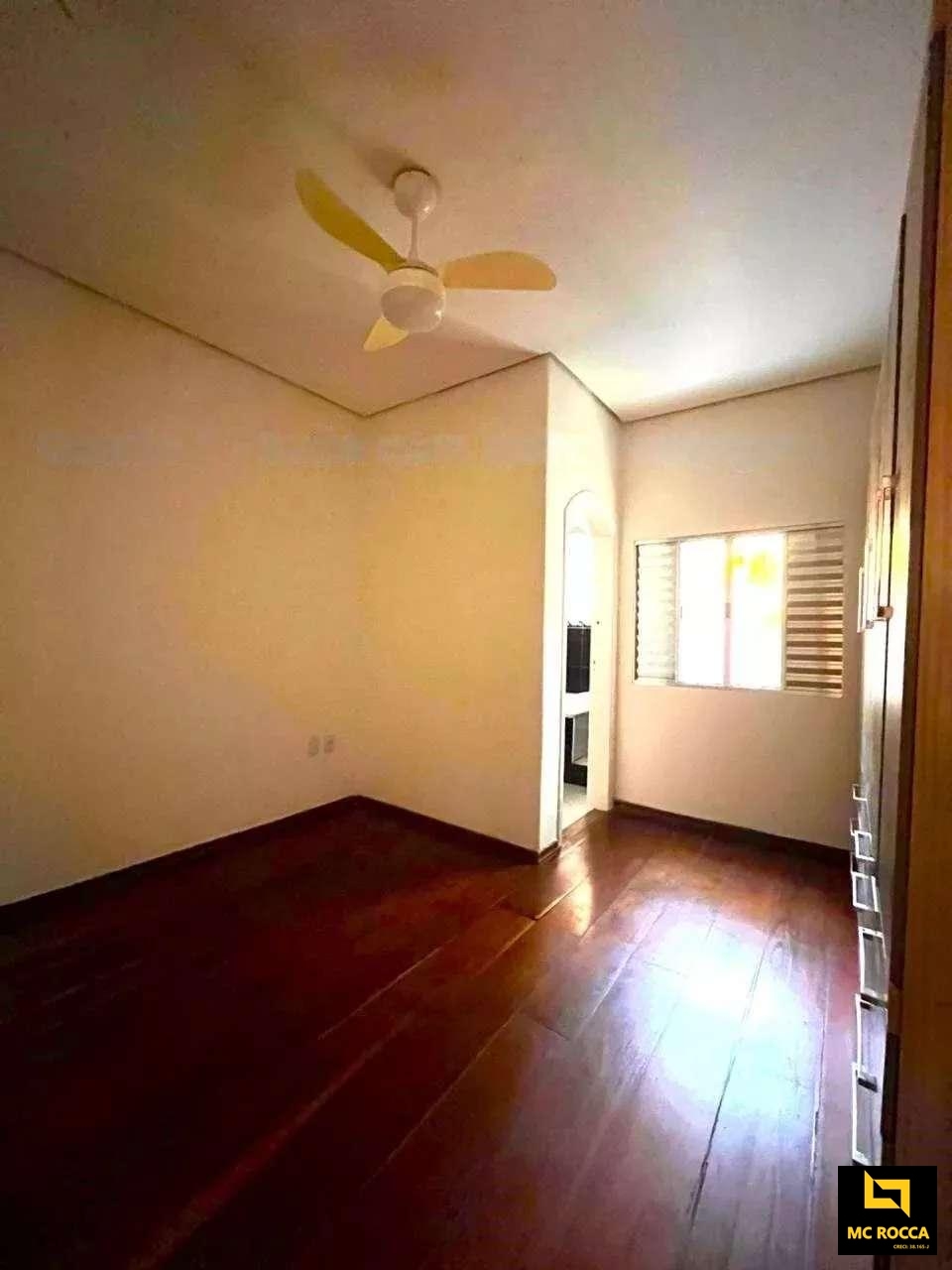 Casa térrea 4 dormitórios - Bairro Osvaldo Cruz - São Caetano do Sul - MC ROCCA Negócios Imobiliários